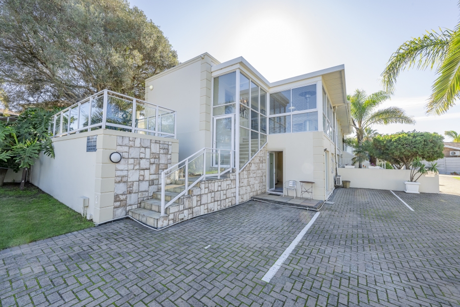8 Bedroom Property for Sale in Brackenfell South Western Cape